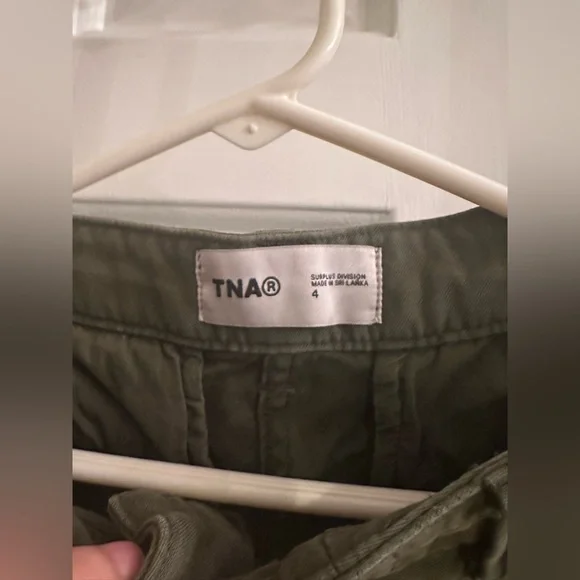 TNA (Aritzia) Supply Cargo Pants - Olive Green - Size 4 - Picture 9 of 10